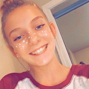 Meet your Posher, Alaina